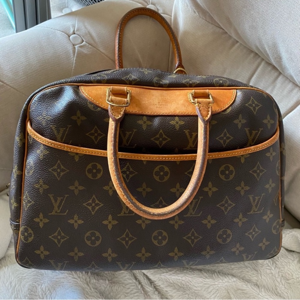 Louis Vuitton deauville used condition